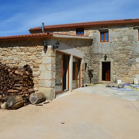 Casa O Leiteiro * Dumbría